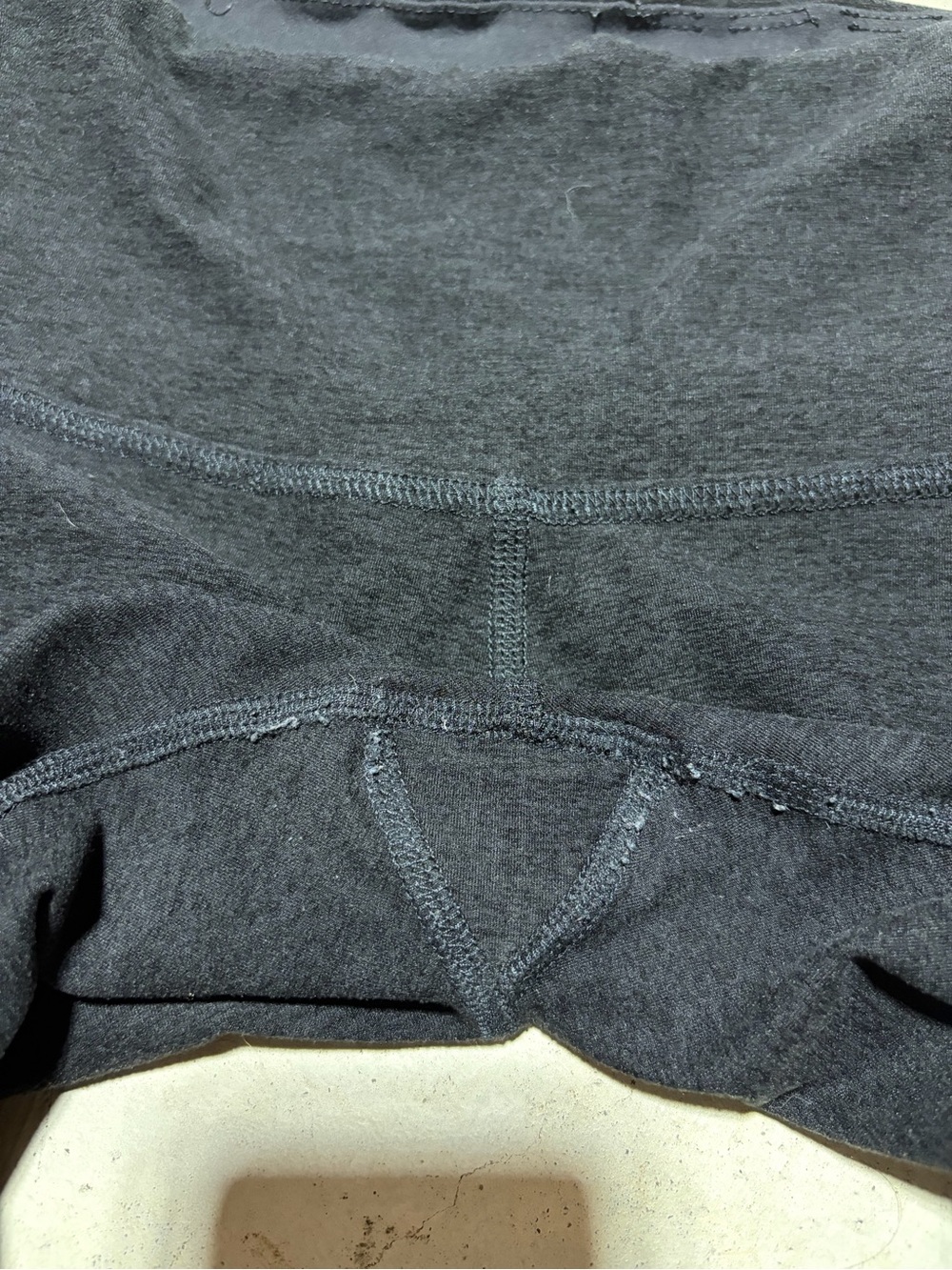 Beyond yoga Black Leggings medium - Picture 6 of 7